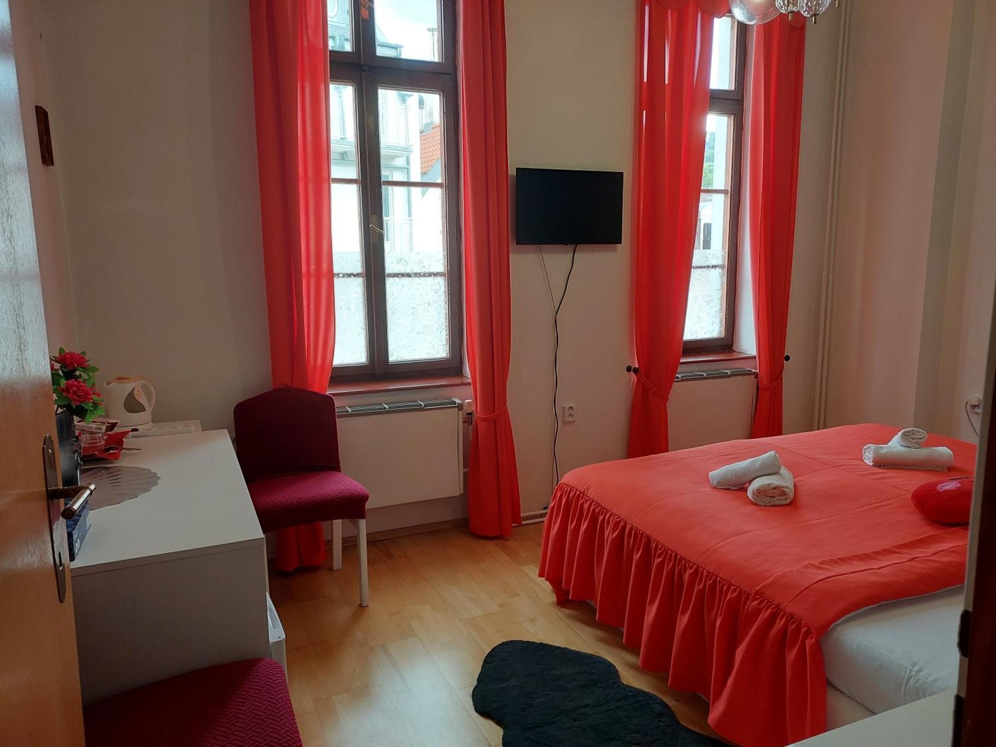 Hotel Asila Karlovy Vary Kültér fotó